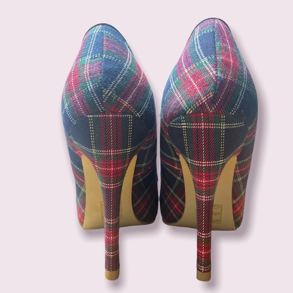 Attitude Plaid Heeled Pumps - Picture 5 of 10